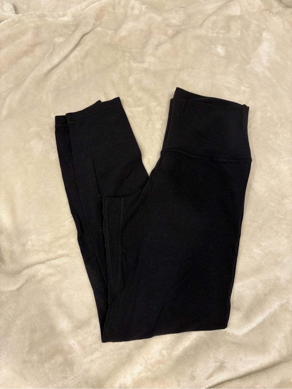 Aritzia Golden Cheeky Butter Leggings